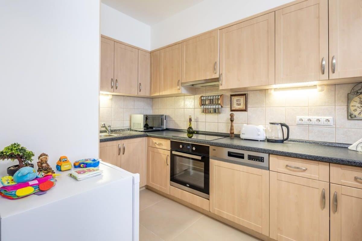 Homey Apartment With Ac And Balcony 布达佩斯 外观 照片